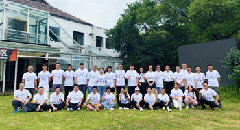 team About Page | Company Team Photo | Company team photo, professional industrial safety fence manufacturer, CE certified products, 10-year warranty, reliable service