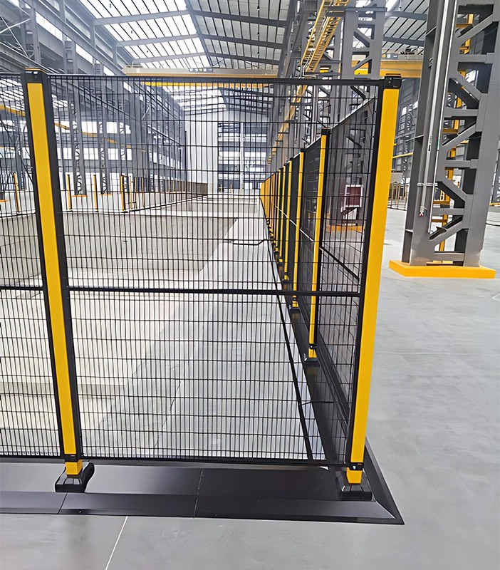 Product Detail Page | Machine Guard Fence | Machine guard safety fence showcase, yellow-black warning color, high visibility, CE certified, 10-year warranty, galvanized rustproof