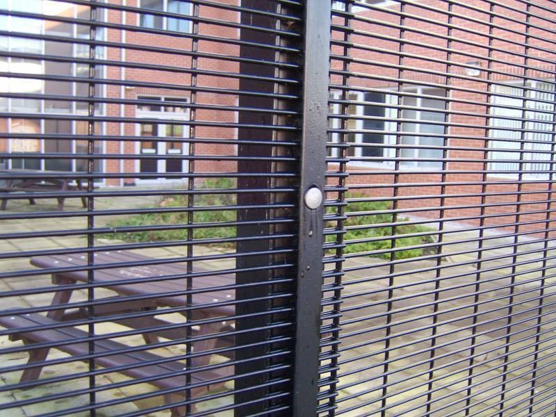 Industrial Protection | Industrial Safety Fencing | Galvanized rustproof industrial safety fencing, CE certified, modular installation, 10-year warranty, impact resistant, suitable for factory warehouse machine guard and perimeter protection