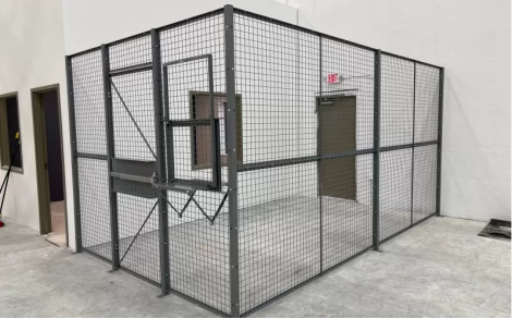 Warehouse Isolation | Wire Mesh Cage Panel | Galvanized wire mesh cage panel, high strength, modular installation, 10-year warranty, suitable for warehouse security fence and storage area isolation