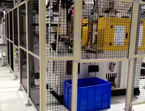 Alfence Mixed-Traffic Guarding: 20×100 mm Mesh Keeps AGV Aisles Compact